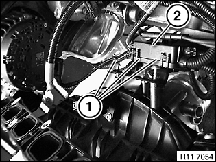 11 61 050 Removing and installing intake plenum (N54, N54T)