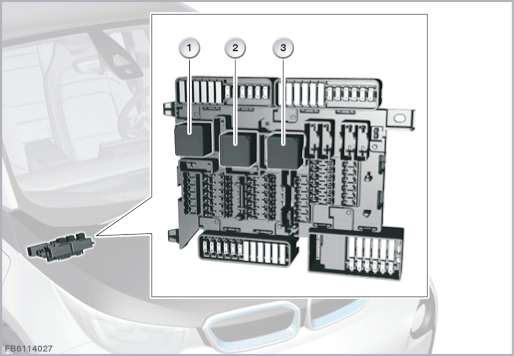 Voltage supply of 12 V vehicle electrical system