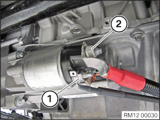 12 41 020 Removing and installing/replacing starter motor