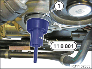 Removing and installing/replacing vibration damper