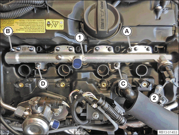 Removing and installing/sealing cylinder head cover