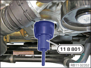 Removing and installing/replacing vibration damper