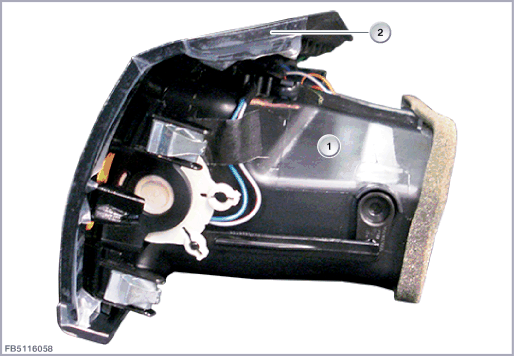 Decorative trim in centre of the instrument panel, passenger's side