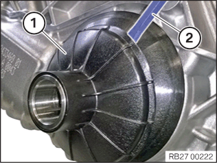 Replacing gaiter or centrifugal disc at transfer box