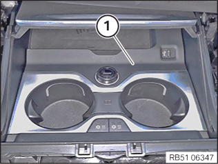 Removing and installing/replacing the thermoelectric cup holder