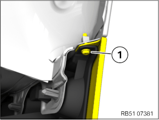Removing and installing/replacing rear diffuser