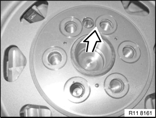 11 22 500 Remove and install / replace flywheel (Plug-in Hybrid ...