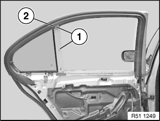 Задняя дверь бмв х5 е53. Стекло задней двери БМВ х5 е53. Уплотнитель заднего стекла БМВ е39. Внутренний уплотнитель стекла БМВ е46. Высота стекла задней двери БМВ Е 53.