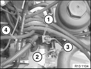 13 51 004 Removing and installing/replacing high-pressure pump (M47TU ...