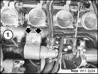 11 12 100 Removing and installing/sealing cylinder head (S54)