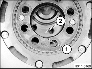 11 22 500 Removing and installing or replacing flywheel (COOPER S)