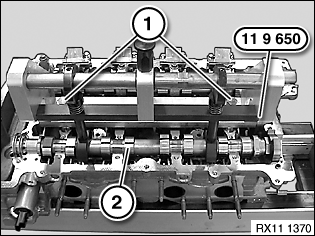 11 31 028 Removing and installing/replacing exhaust camshaft (N12)