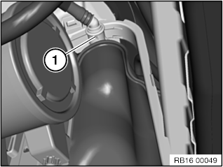 16 12 440 Replace the fuel filler neck breather pipe (petrol)