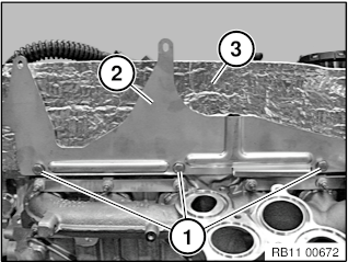 18 40 040 Removing and installing, sealing/replacing exhaust manifold