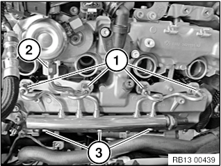 13 53 310 Removing and installing or replacing an injector (N63 B40/B44 ...