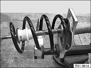 31 31 031 Replacing front left or right spring strut (M model)